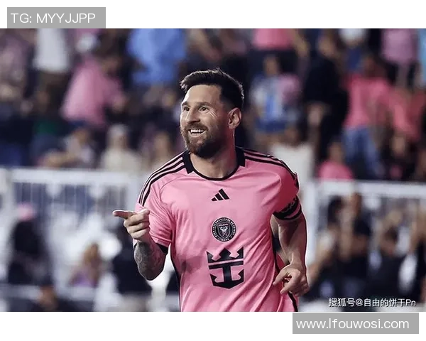 拥有出色球技与完美身材的足球明星盘点:这些球员不仅技术超群还身形迷人 拥有出色球技与完美身材的足球明星盘点:这些球员不仅技术超群还身形迷人