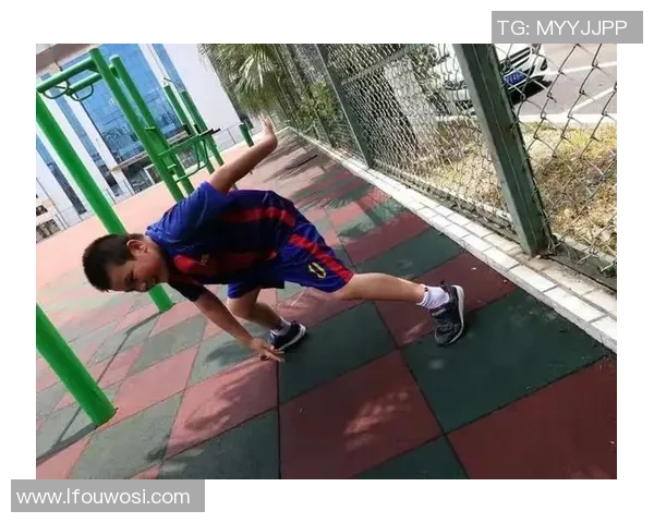 泪洒绿茵场追梦少年从伤病到荣耀的逆袭足球人生 泪洒绿茵场追梦少年从伤病到荣耀的逆袭足球人生