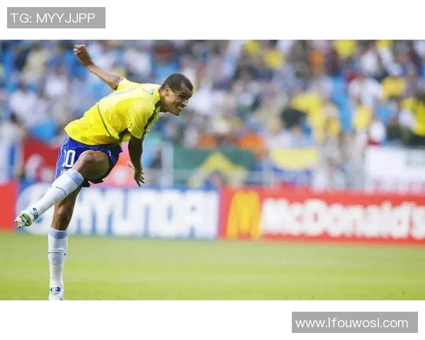 全球足球巨星齐聚一堂 世界足坛传奇球员的辉煌历程与成就揭秘