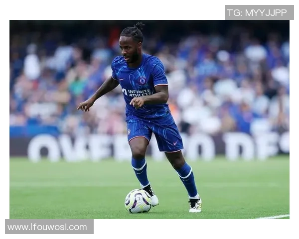 帅气足球明星盘点：这些球员不仅踢得好还颜值爆表